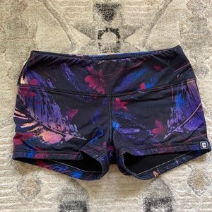 Fleo booty shorts